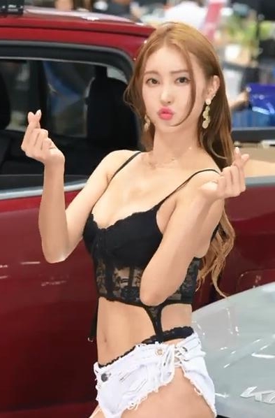 jubin  chub主宾in9 IG  Racing Model车模RQ网红车模 AUTO SALON WEEK 2024直摄影机